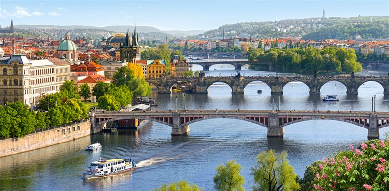 Pussel 4000 bitar Vltava Bridges in Prague